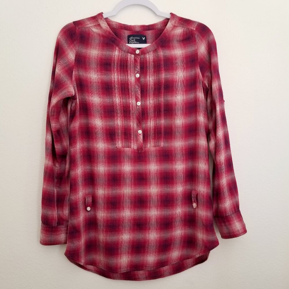American Eagle Shirt Women ButtonUp Long Sleeve Size 4 Red Navy Blue White Plaid